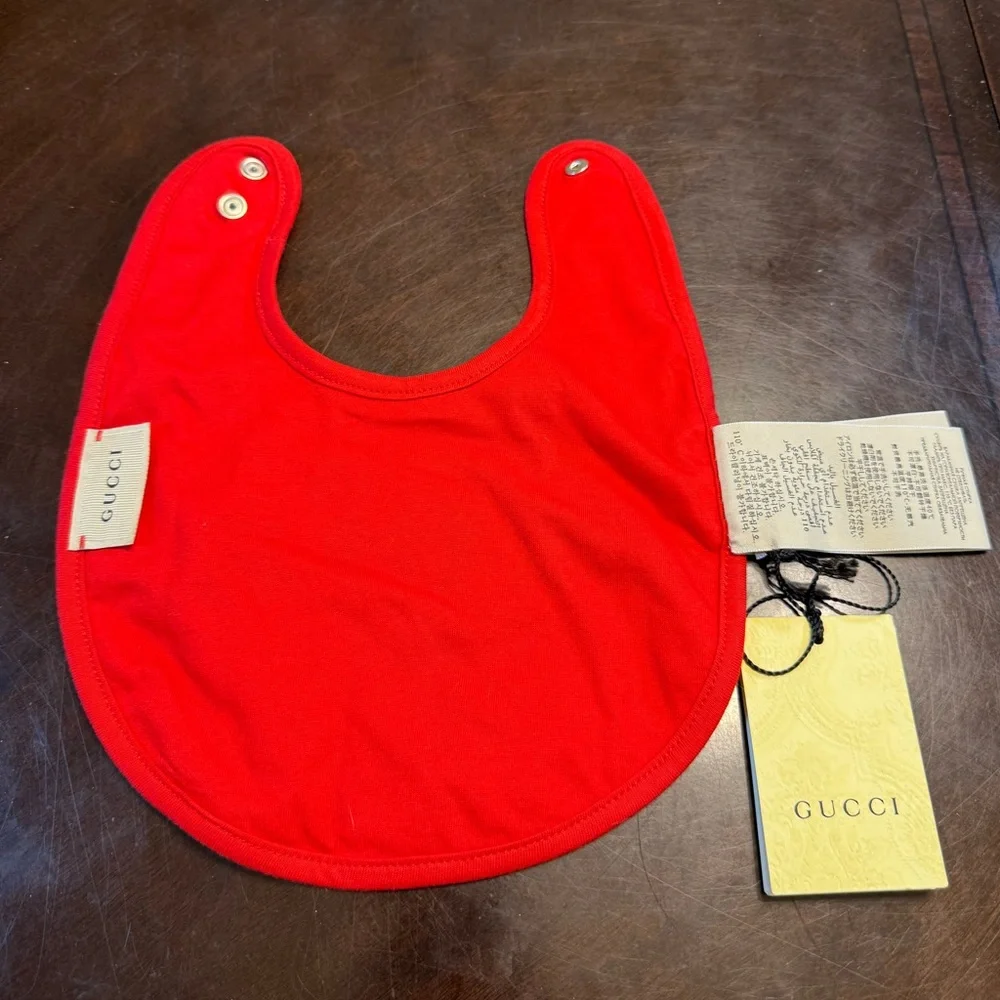 New Authentic Gucci GG Logo Baby Bib